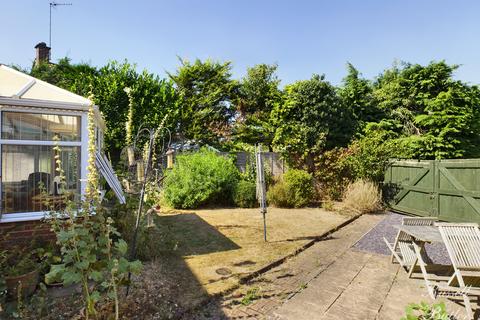 33 Badgers Way, Buckingham, MK18 7EG