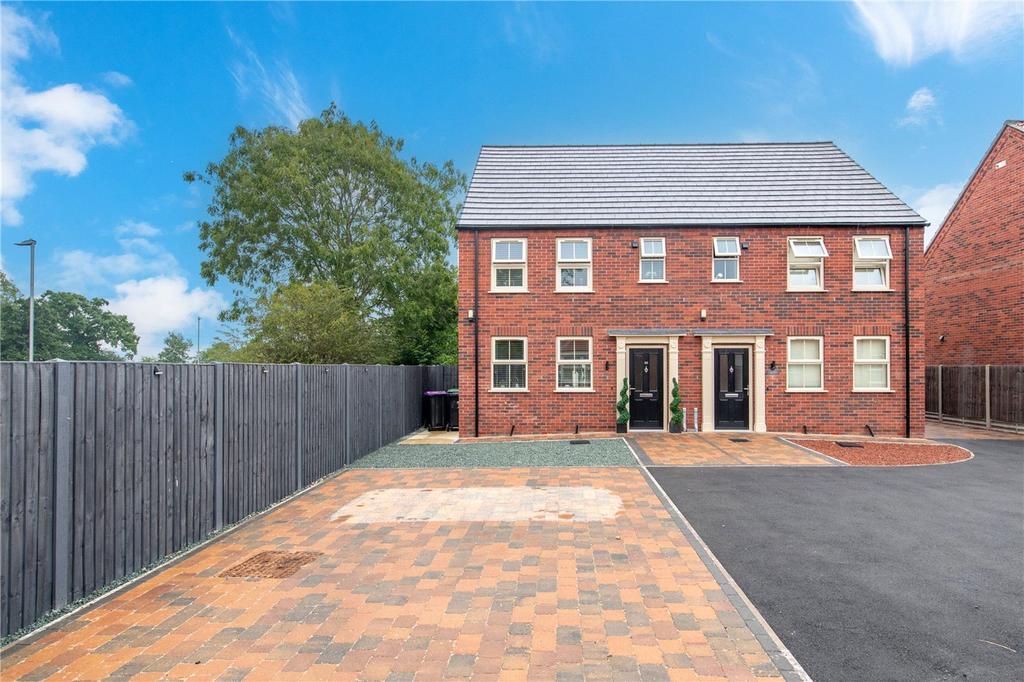 Dickinson Road, Heckington, Sleaford, Lincolnshire, NG34 3 bed semi