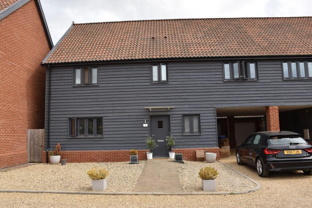Lower Farm Drive, Ixworth 4 bed link detached house £1,950 pcm (£450 pw)