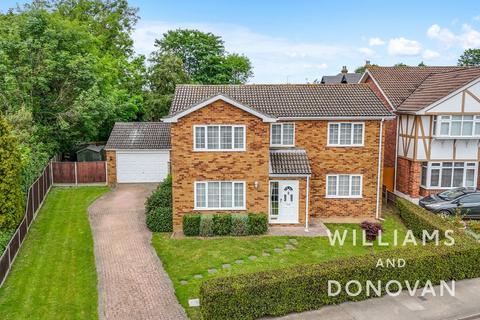4 bedroom detached house for sale, The Chase, Thundersley