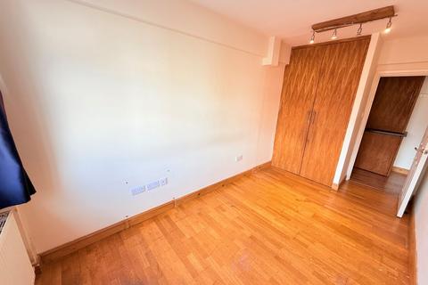 undefined, Mayes Road, Wood Green
