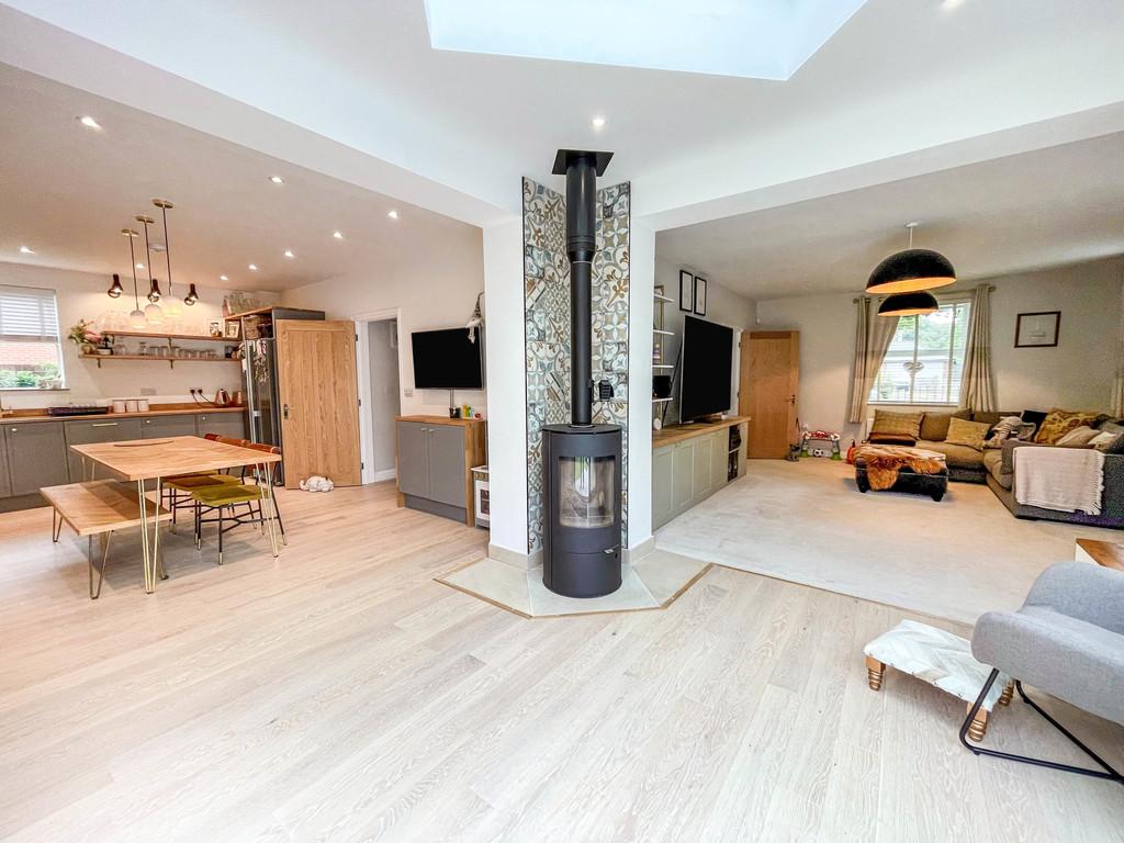 Eastbury Way, Redhouse, Swindon 5 bed detached house £485,000