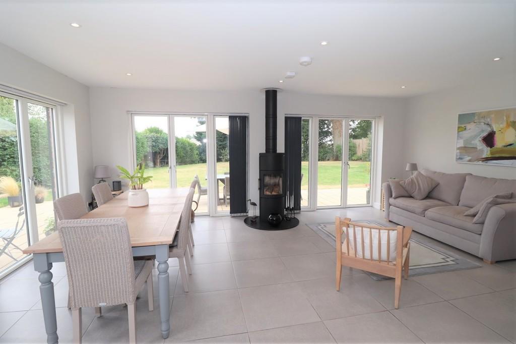Southfield Drive, Kenilworth 4 bed detached house £1,200,000