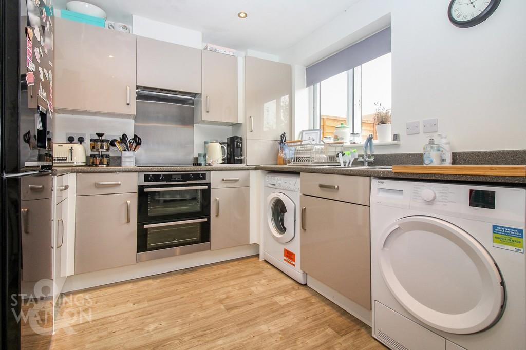 Reeve Way, Wymondham 3 bed semidetached house for sale £270,000