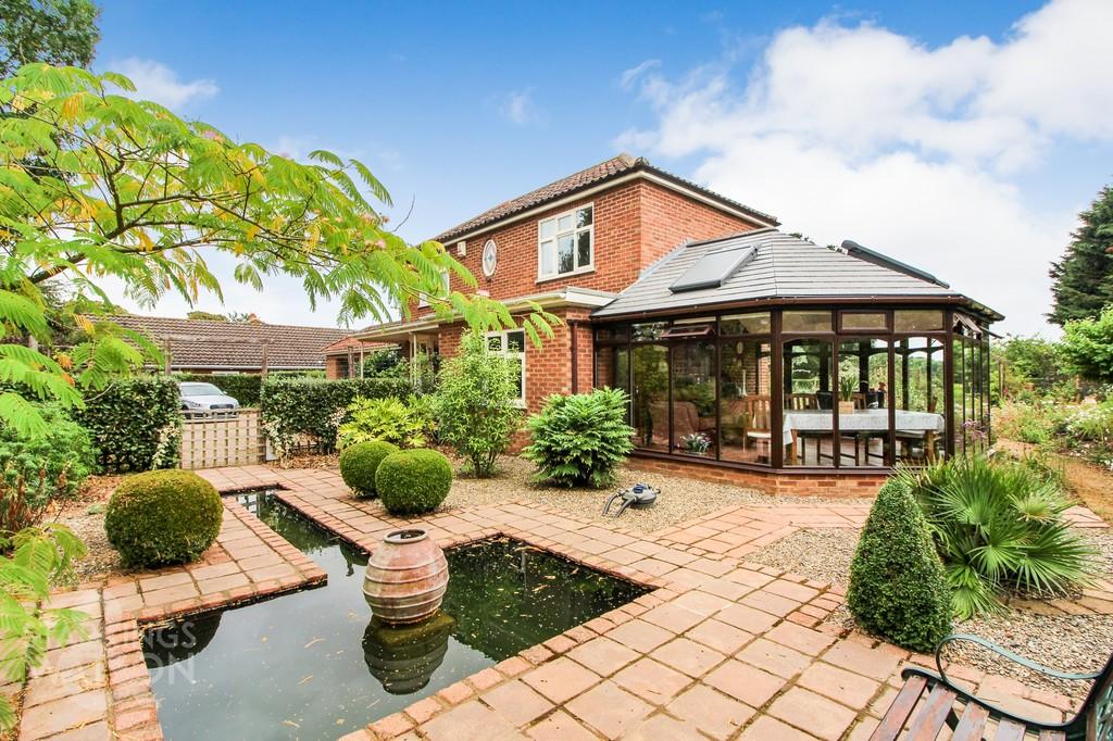 Mill Road, Loddon, Norwich 4 bed detached house £695,000