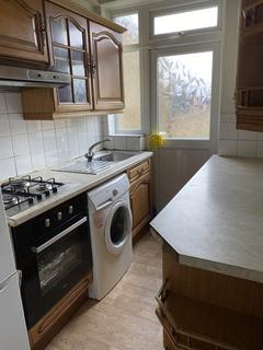 2 bedroom terraced house to rent, Brent Road, Southall