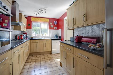 4 bedroom detached house for sale - Brearley Close, Uxbridge, Greater London