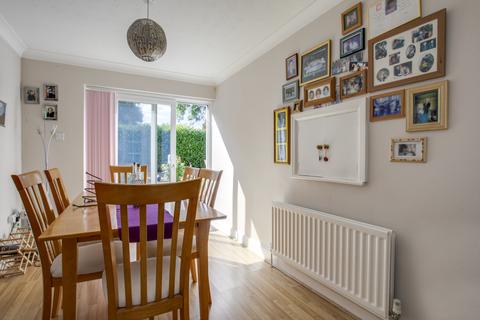4 bedroom detached house for sale - Brearley Close, Uxbridge, Greater London