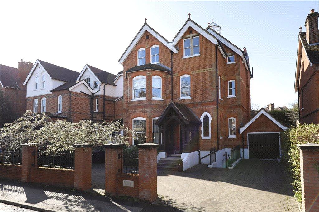 Lingfield Road, SW19 6 bed house - £15,000 pcm (£3,462 pw)