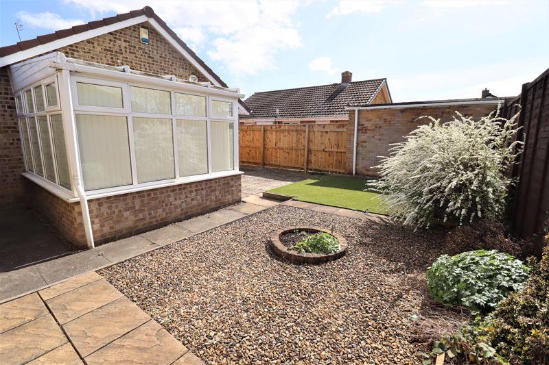 Newstead Avenue, Whitehouse Farm, StocktonOnTees, TS19 0QS 3 bed