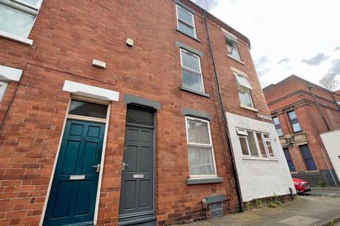 2 bedroom terraced house to rent, Wallan Street, Radford, Nottingham