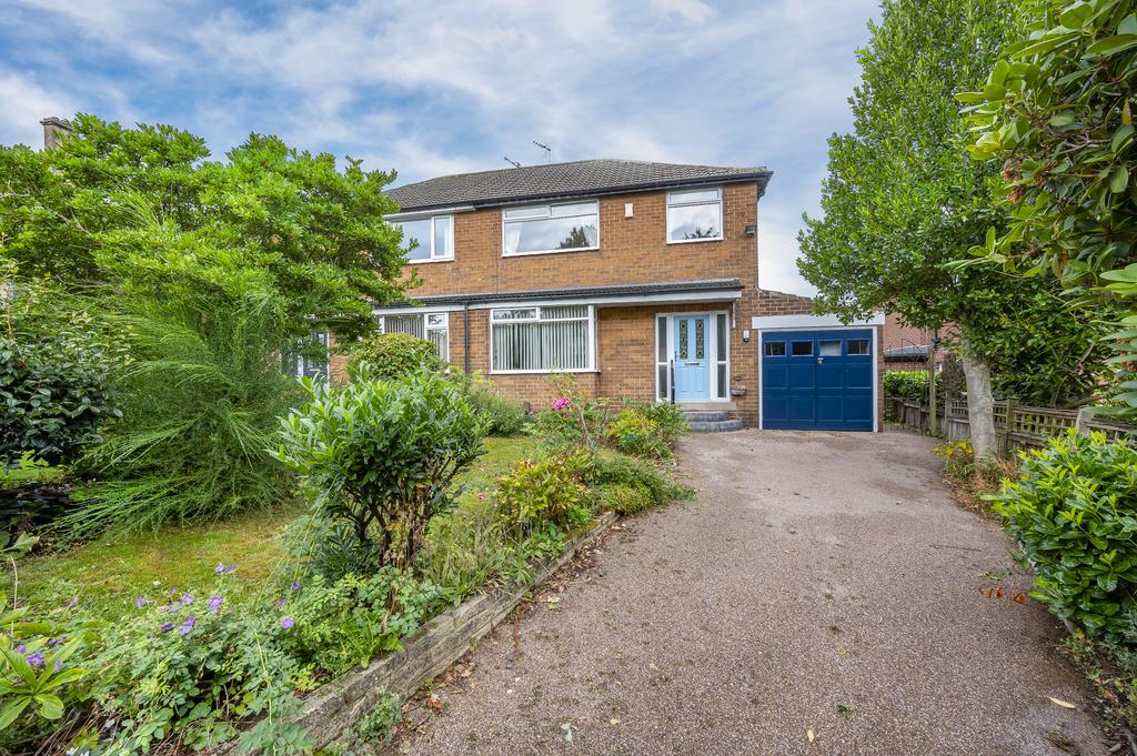 Queens Promenade, Morley, LS27 3 bed semidetached house £319,950