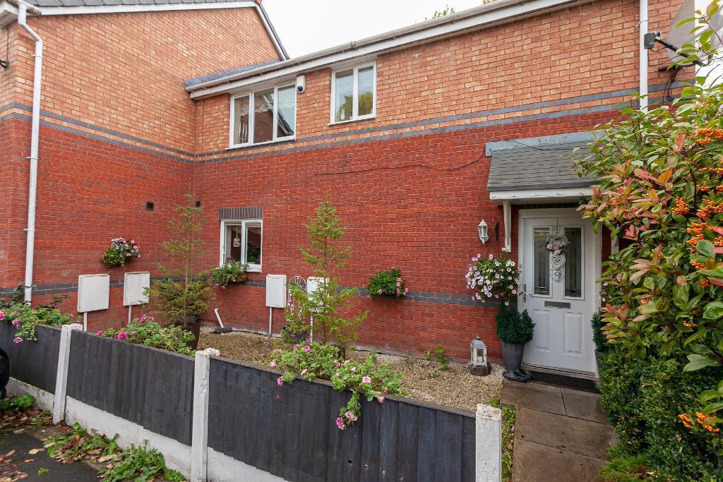 Lingfield Avenue, Sale, Manchester... 4 bed semidetached house £