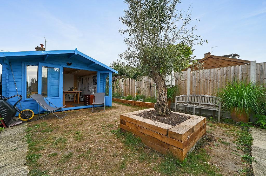 The Street, Capel St Mary, Suffolk... 3 bed cottage £410,000