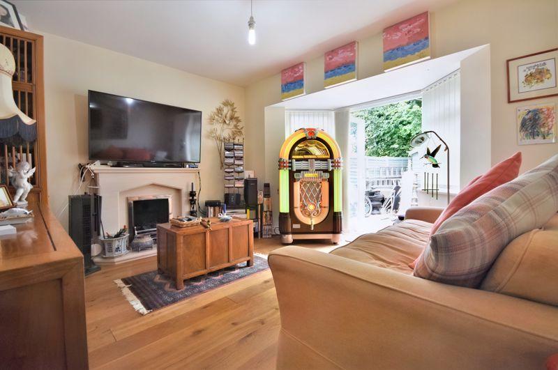 Bricksbury Hill, Farnham 2 bed end of terrace house £325,000