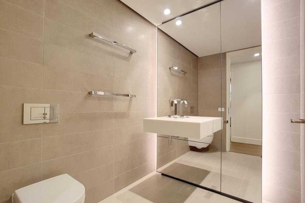 17 Bathroom 1