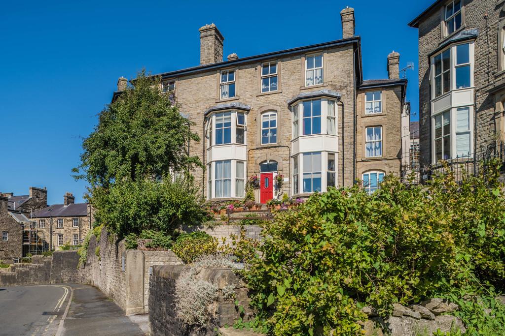 Pavilion Mansions, Hartington Road... 1 bed flat £129,000