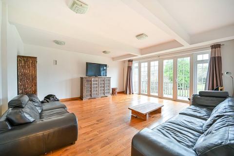 4 bedroom bungalow for sale - Delta Road, Worcester Park, KT4