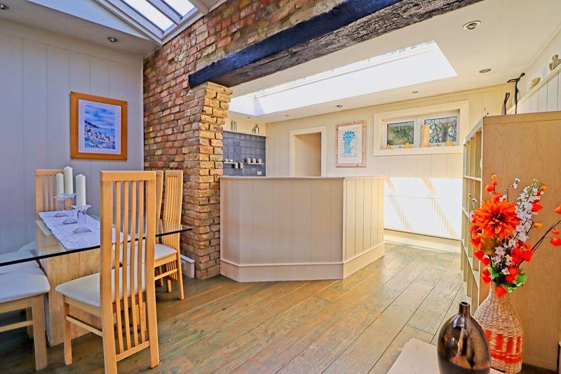Kitchen/Dining Area