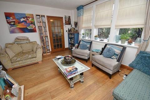104 Withy Mead, London, E4 6JW
