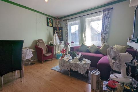 26 Fawns Manor Close, Feltham, TW14 8EN