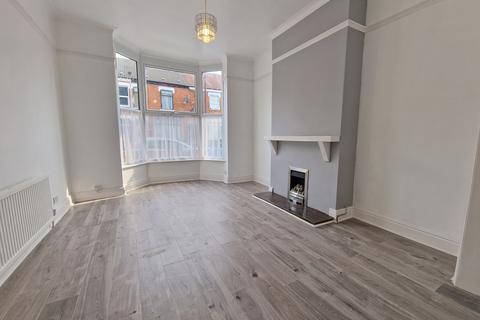 4 bedroom terraced house to rent, Sherburn Street, Hull, Yorkshire, HU9