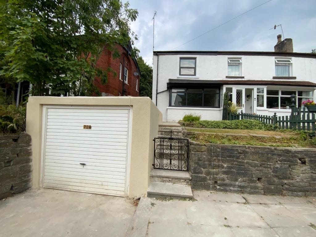 Currier Lane, AshtonunderLyne, OL6 6TB 2 bed semidetached house £