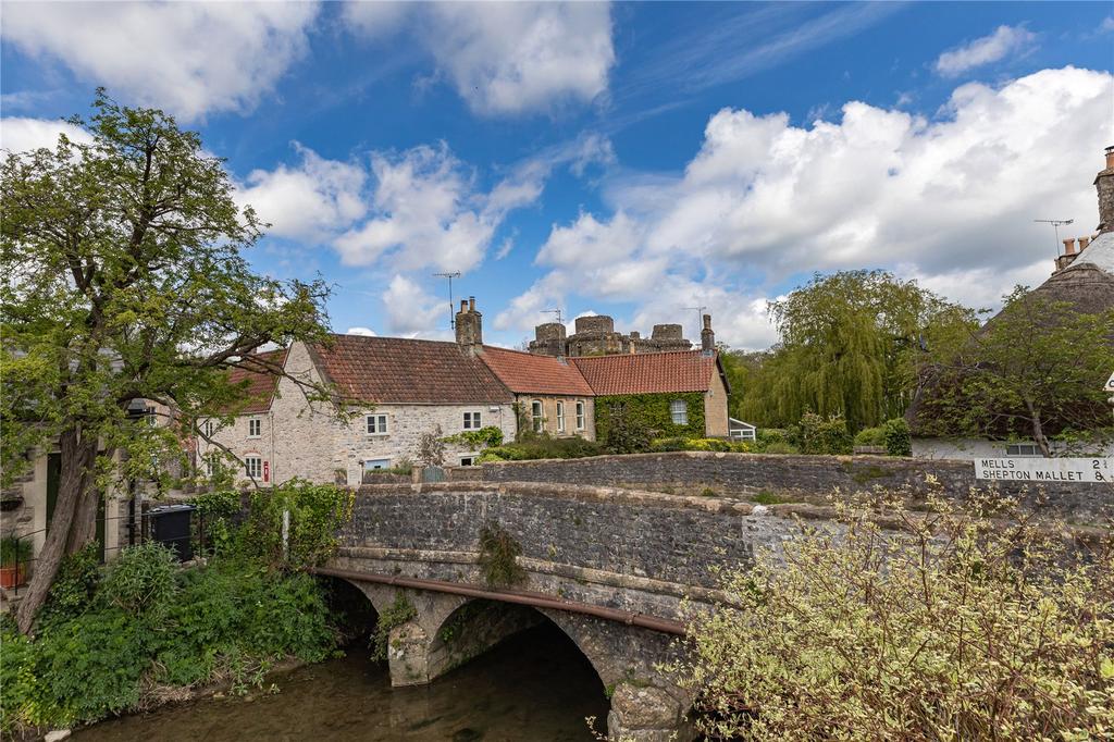 House &amp; Bridge