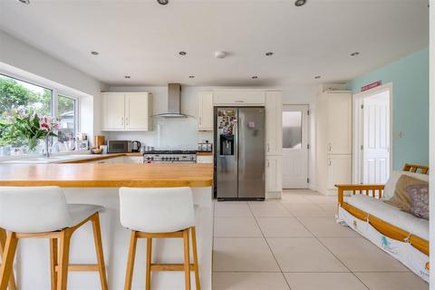 24 Barnbrook Road, Knowle, Solihull, B93 9PW