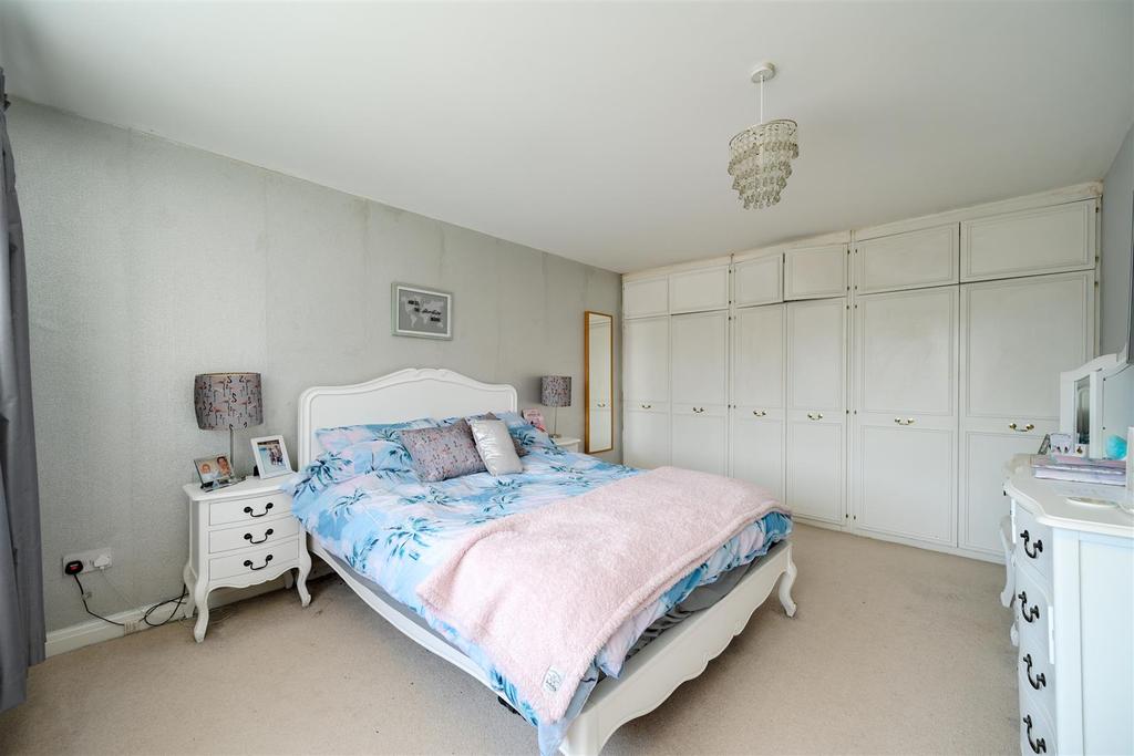 8 Bed.jpg