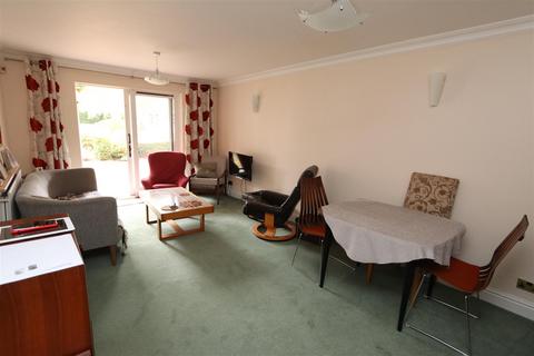 Flat 5, Booths Court Poplar Drive, Hutton, Brentwood, CM13 1YY