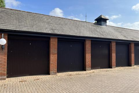Flat 5, Booths Court Poplar Drive, Hutton, Brentwood, CM13 1YY