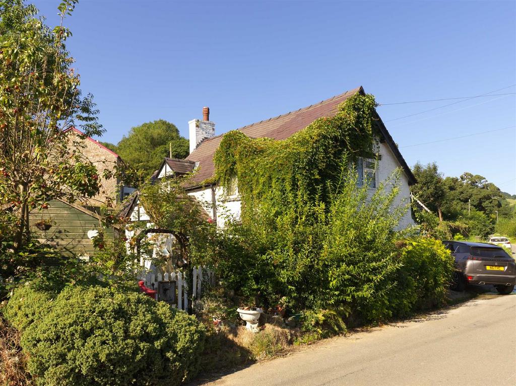 Bronygarth, SY10 7ND 2 bed country house for sale £225,000