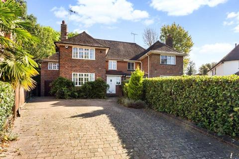 3 bedroom semi-detached house to rent, Arden Grove, Harpenden, Hertfordshire, AL5