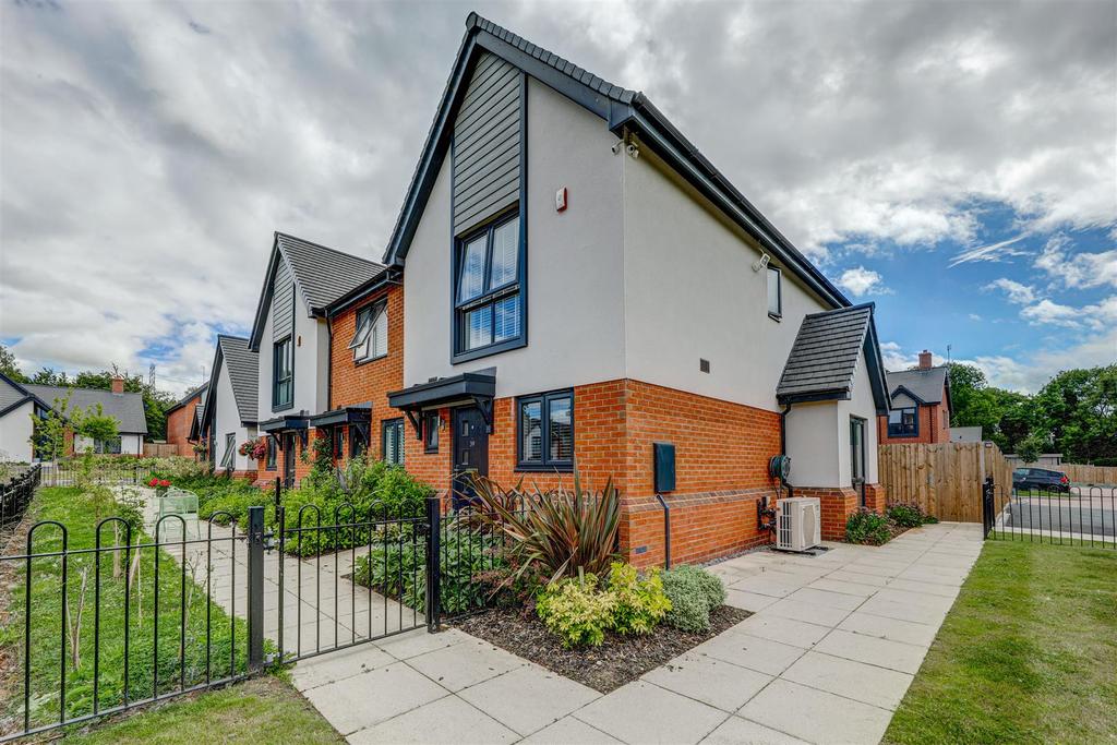 Kingswood Green, Lapworth, Solihull 2 bed end of terrace house £450,000