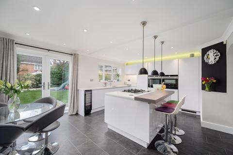 1 Dunham Croft, Dorridge, Solihull, B93 8RZ