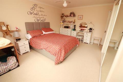 9 Turnpike Gate, Wickwar, Wotton-under-edge, GL12 8ND