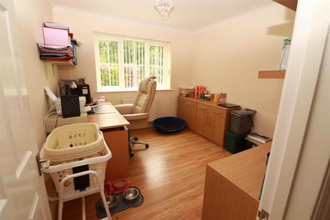 9 Turnpike Gate, Wickwar, Wotton-under-edge, GL12 8ND