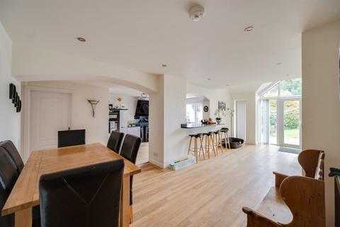 3 Broadfern Road, Knowle, Solihull, B93 9DE