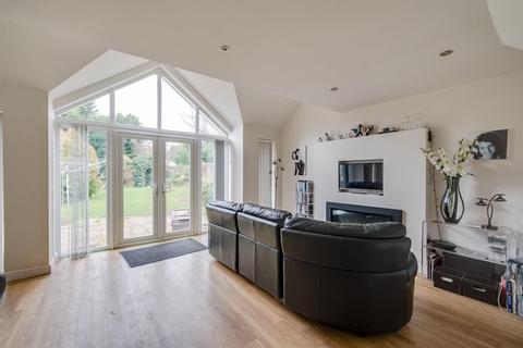 3 Broadfern Road, Knowle, Solihull, B93 9DE