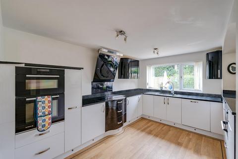3 Broadfern Road, Knowle, Solihull, B93 9DE
