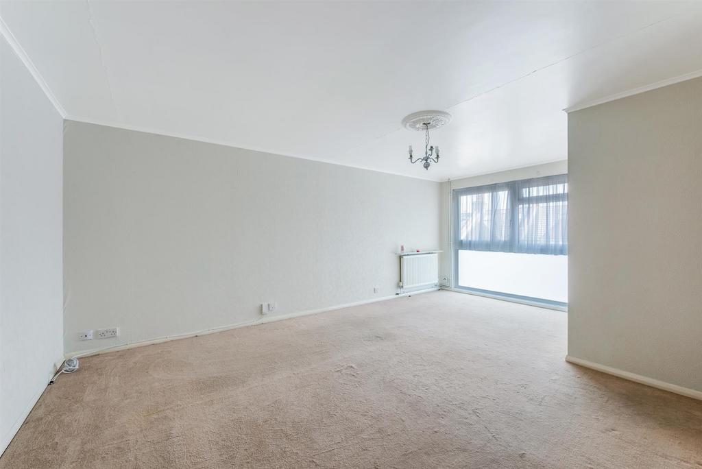 Howard Road, Bromley, BR1 2 bed apartment £250,000