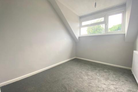 2 Pheasant Way, Northampton, NN2 8BJ