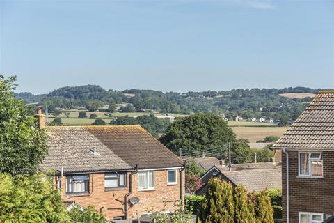 8 Bonners Causeway, Axminster, EX13 5EN