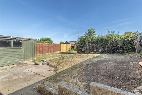 8 Bonners Causeway, Axminster, EX13 5EN