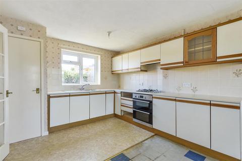 8 Bonners Causeway, Axminster, EX13 5EN