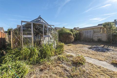 8 Bonners Causeway, Axminster, EX13 5EN