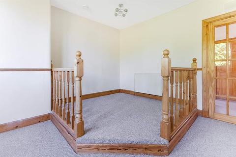 8 Parkgate, Rosyth, Dunfermline, KY11 2JW