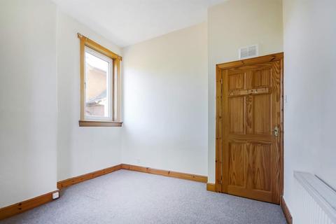 8 Parkgate, Rosyth, Dunfermline, KY11 2JW