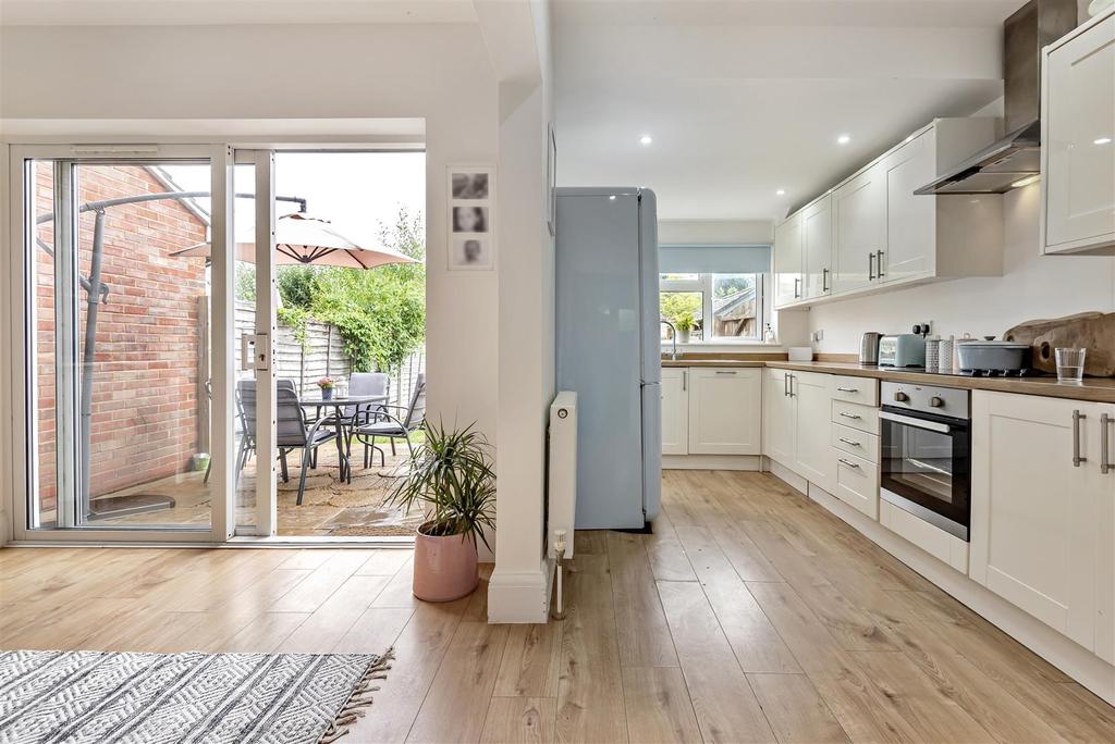 The Causeway, Petersfield 3 bed semidetached house £625,000
